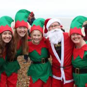 Dippers in the North Sea during Christmas Day 2022